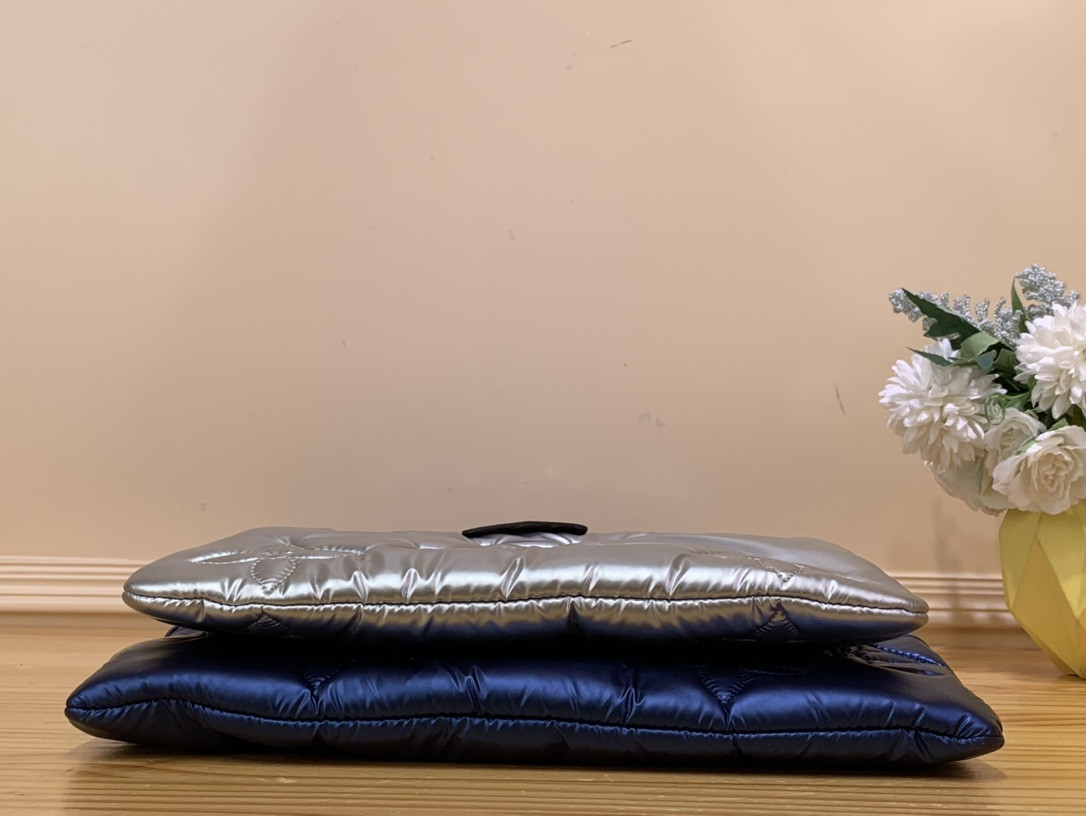 Louis Vuitton Maxi Multi Pochette Accessoires Bag