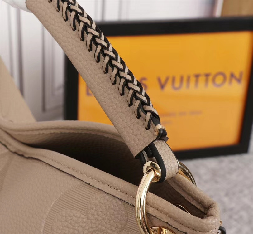 Louis Vuitton Artsy Bag