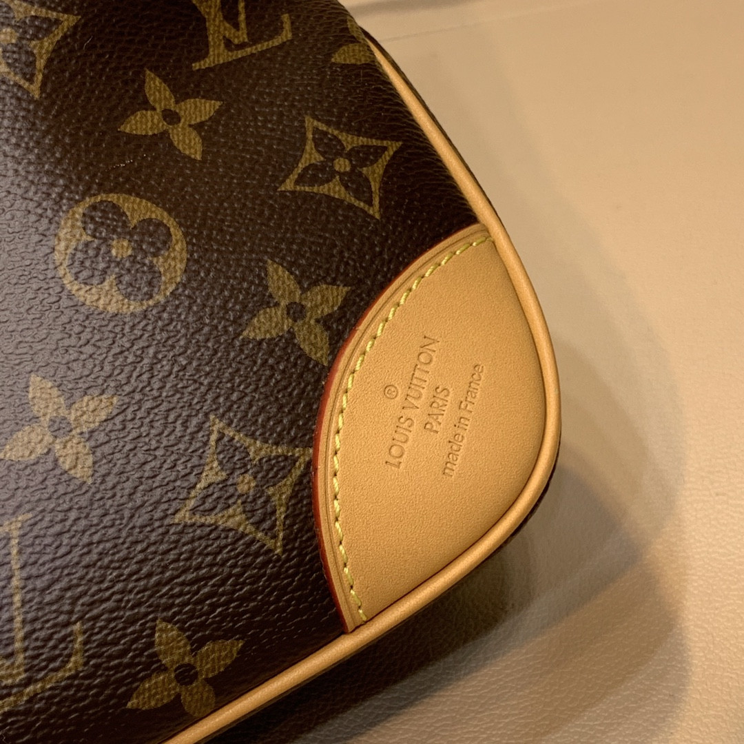 Louis Vuitton Odéon Bag