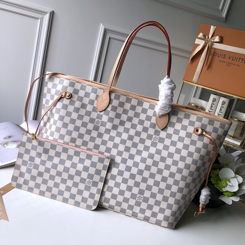Louis Vuitton Neverfull Bag