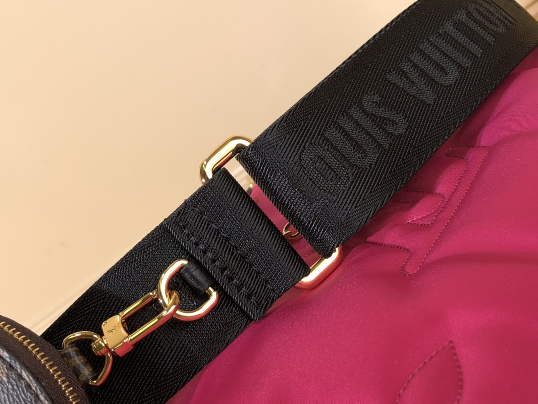 Louis Vuitton Maxi Multi Pochette Accessoires Bag