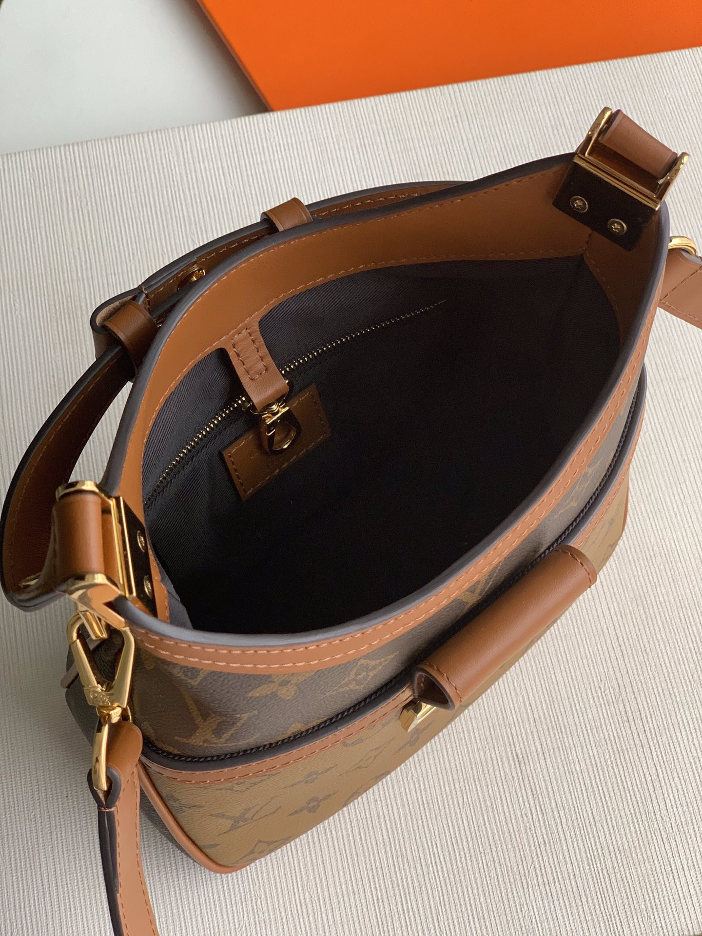 Louis Vuitton Hobo Dauphine Bag