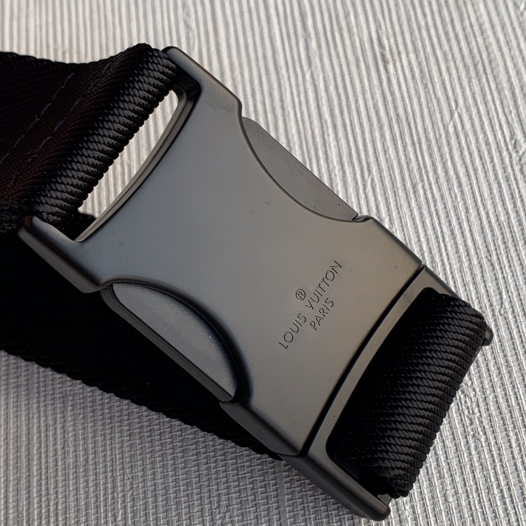 Louis Vuitton Discovery Bag