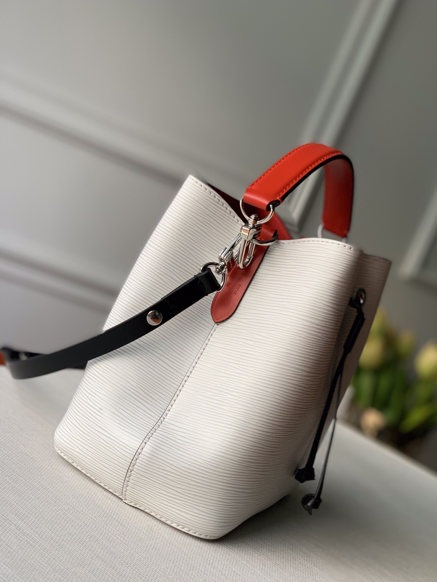 Louis Vuitton Néonoé Bag