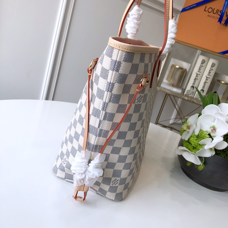 Louis Vuitton Neverfull Bag