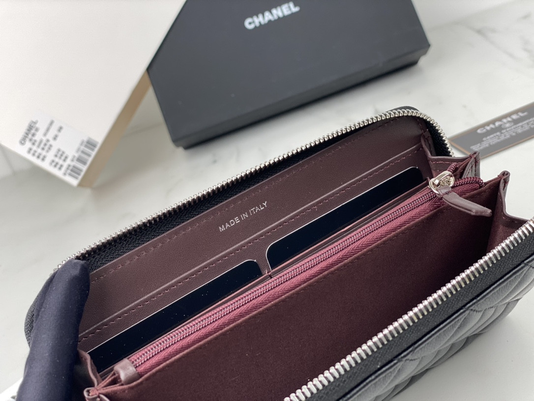 Chanle Zipped Wallet