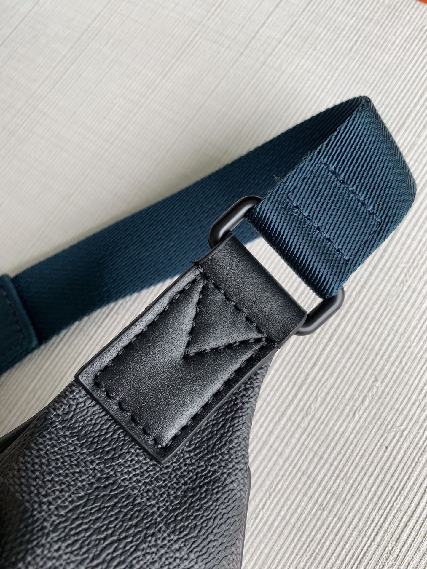 Louis Vuitton Discovery Bag