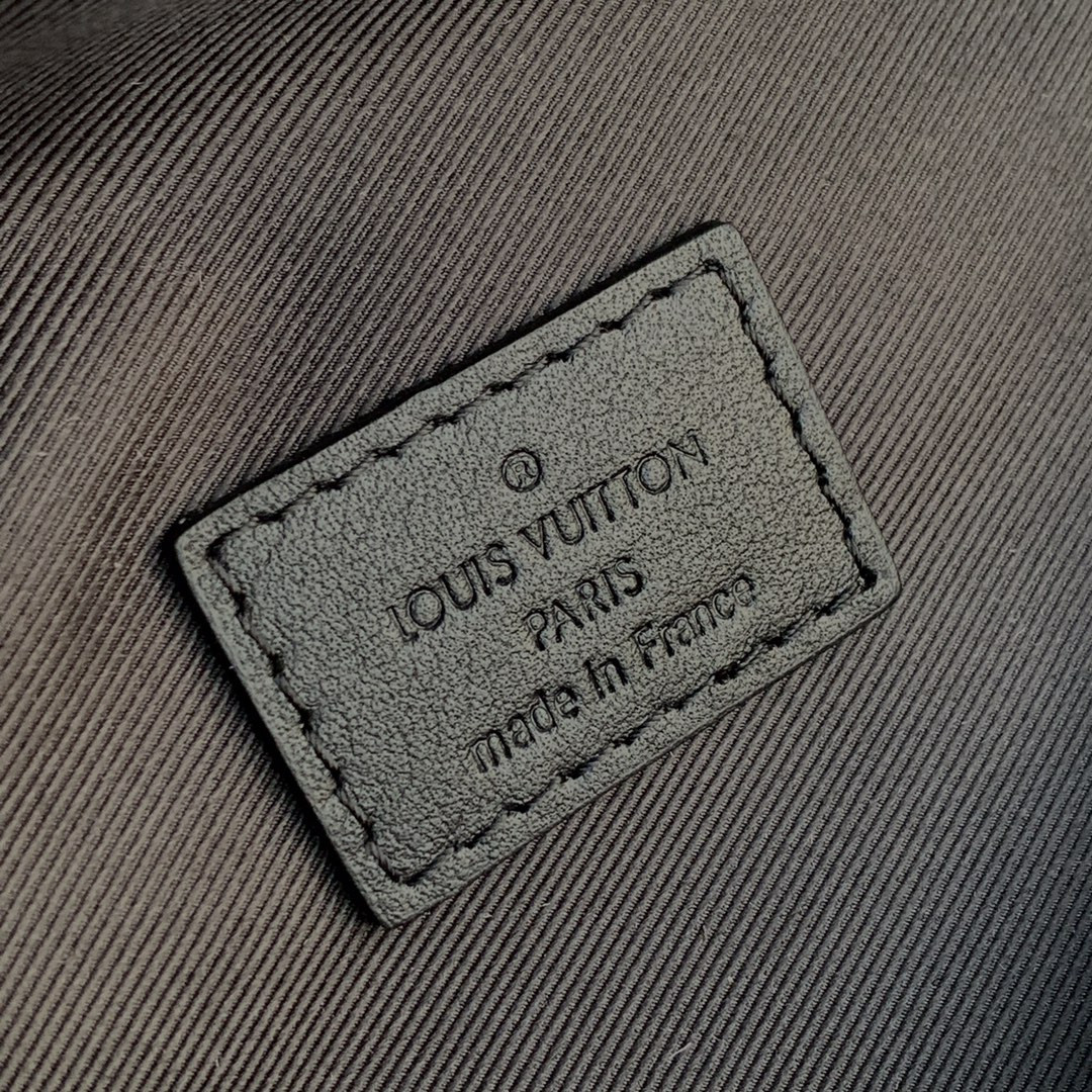 Louis Vuitton Discovery Bag