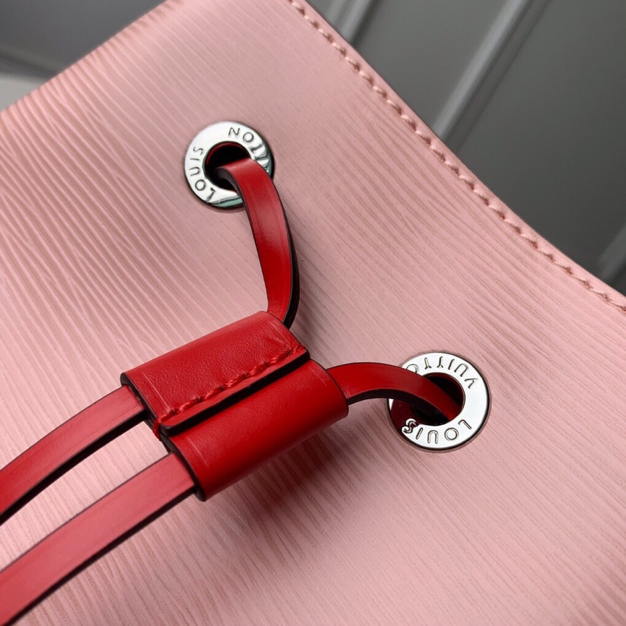 Louis Vuitton Néonoé Bag