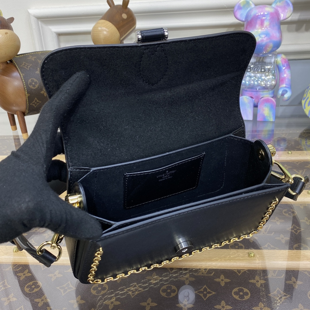 Louis Vuitton Neo Saint Cloud Bag