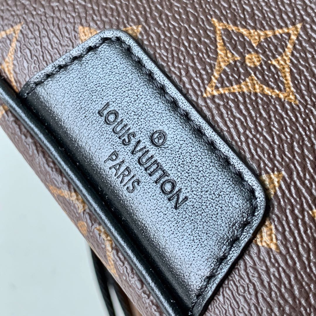 Louis Vuitton Discovery Bag