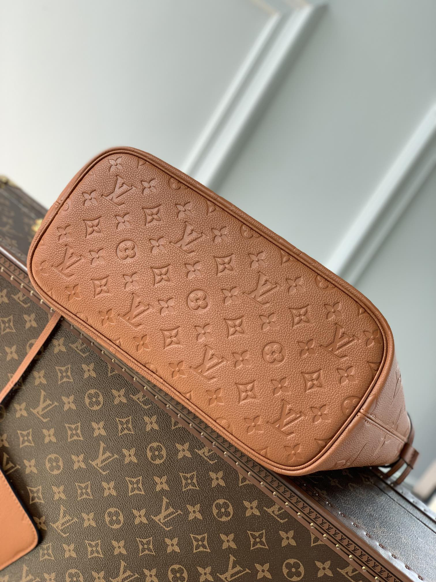 Louis Vuitton Neverfull Bag