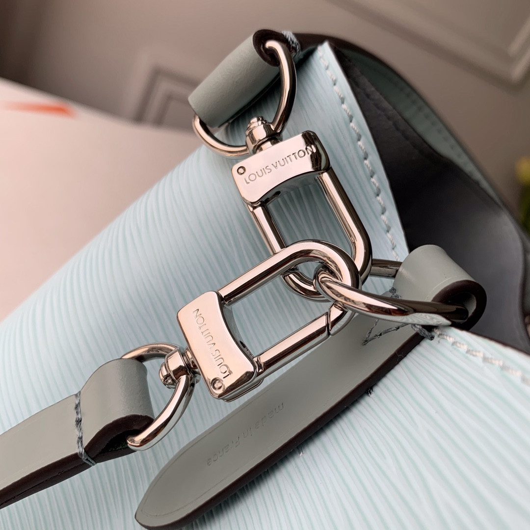 Louis Vuitton Néonoé Bag