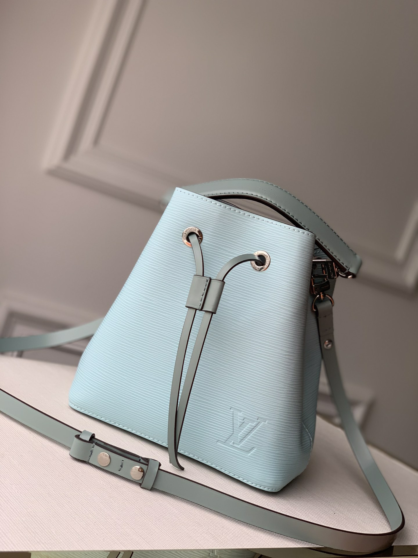 Louis Vuitton Néonoé Bag