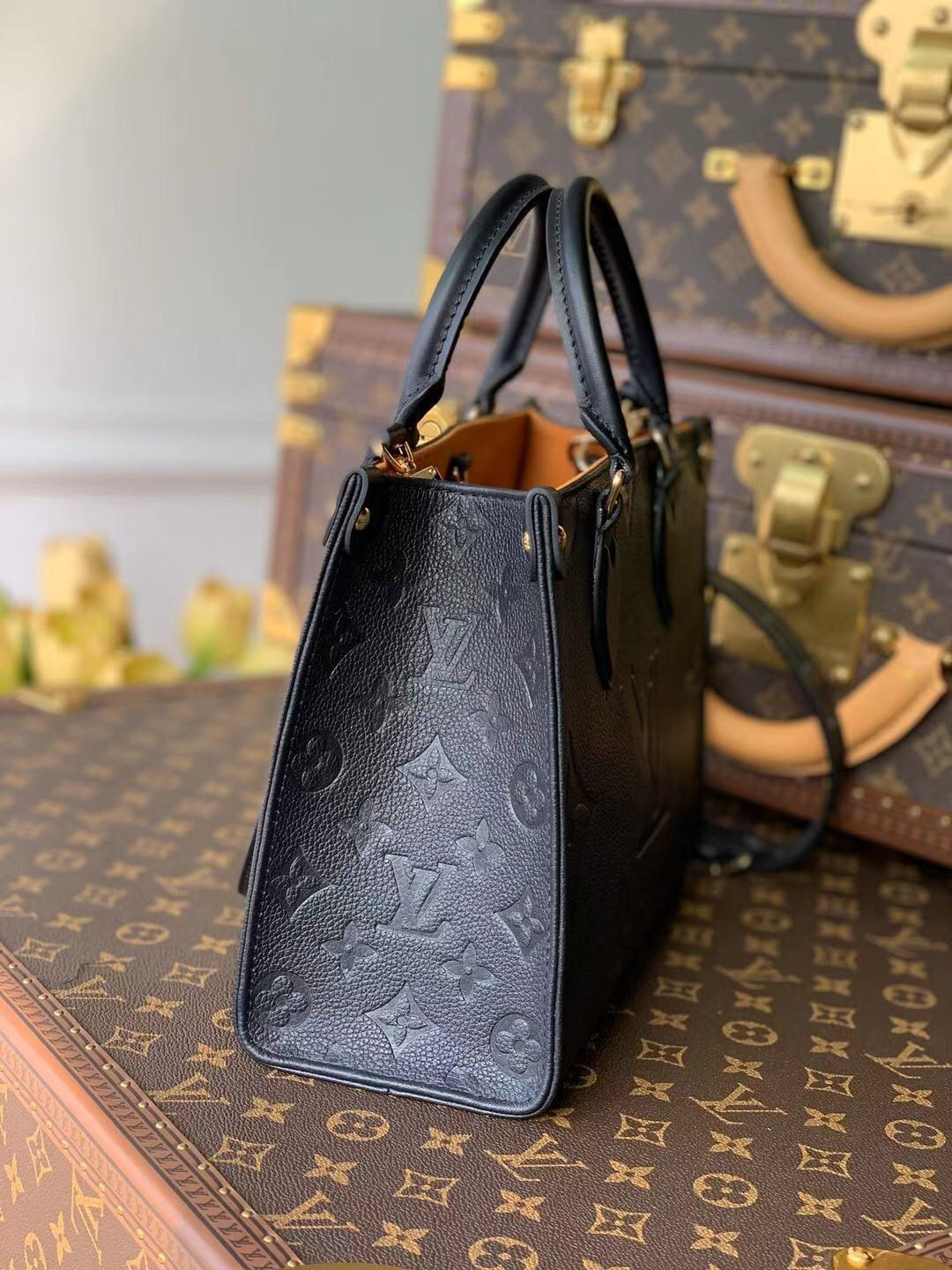 Louis Vuitton Onthego Bag