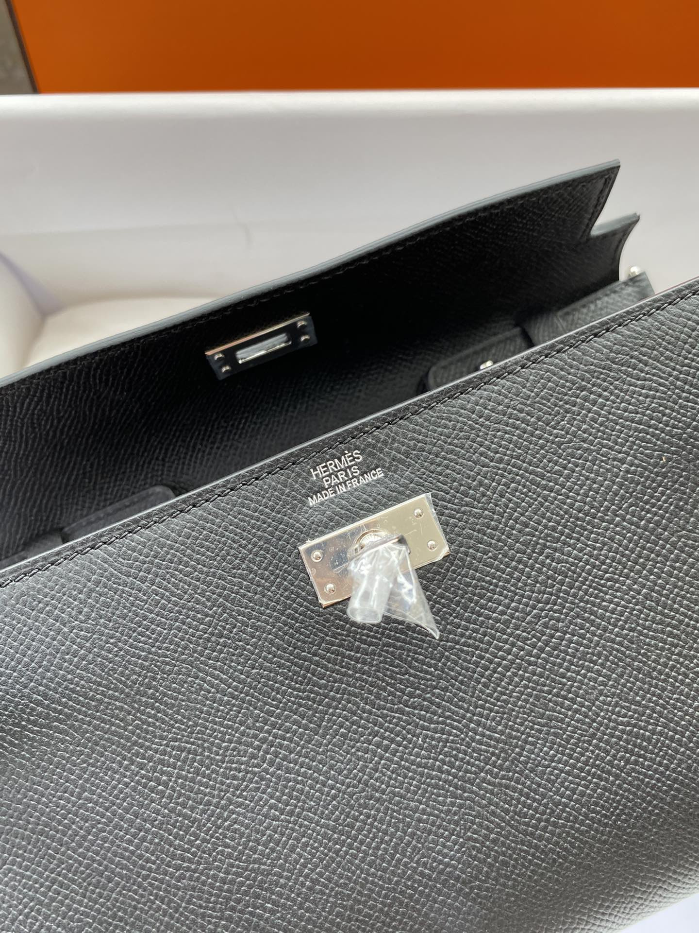 Kelly Classique To Go