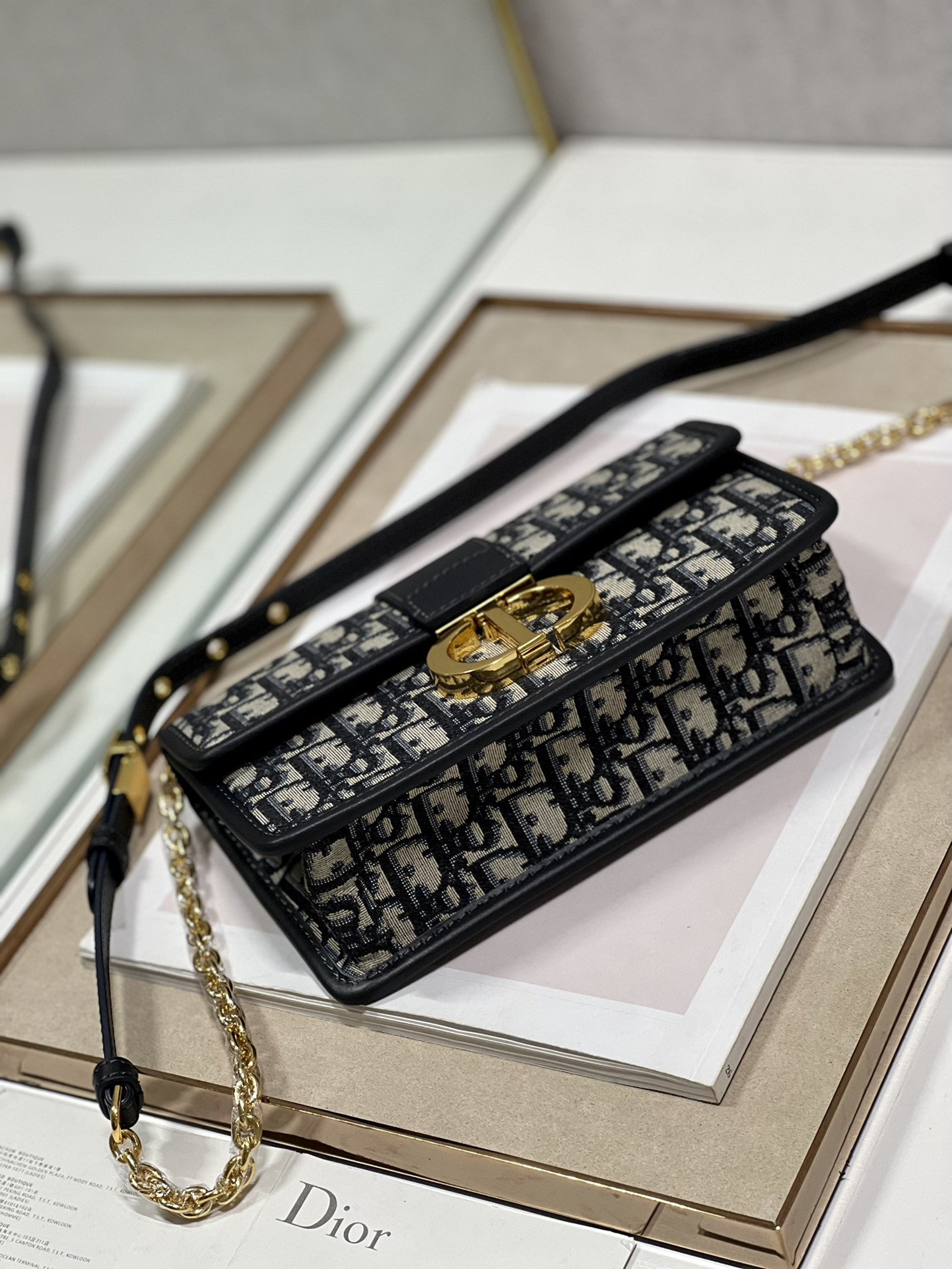 30 Montaigne East-west Bag With Chain