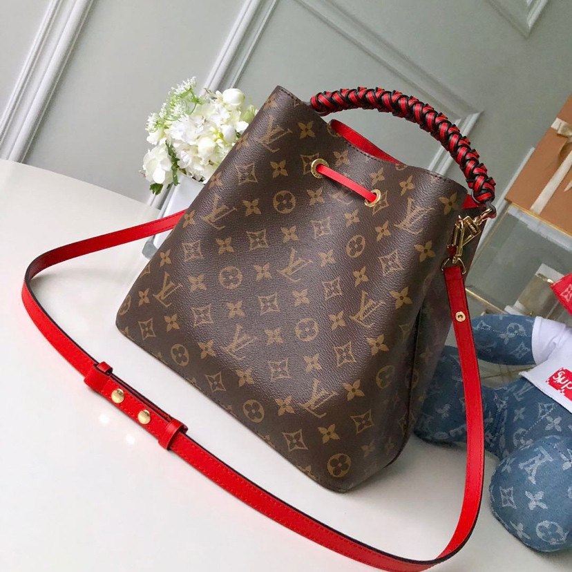 Louis Vuitton Néonoé Bag