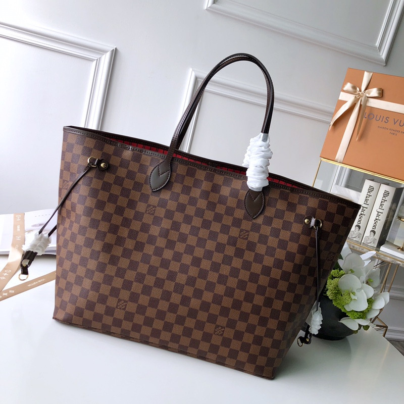 Louis Vuitton Neverfull Bag