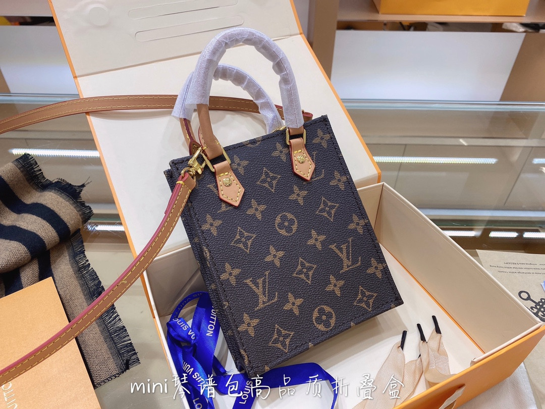 LV Petit sac plat bag