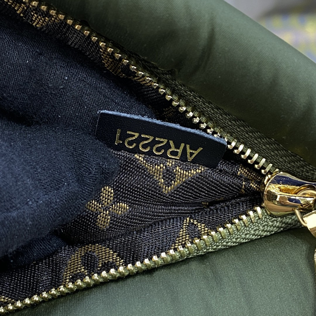 Louis Vuitton Maxi Multi Pochette Accessoires Bag