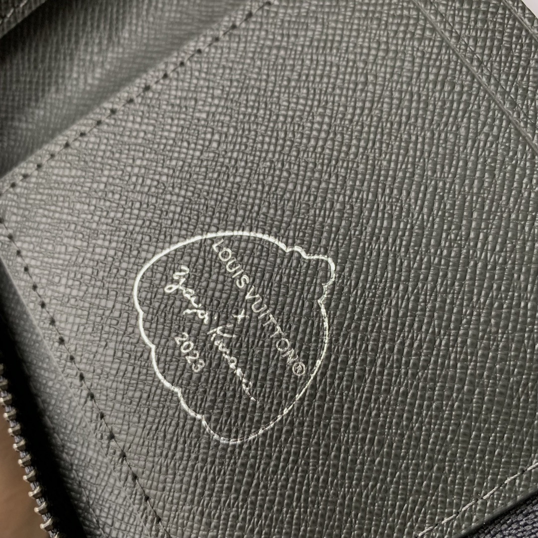 Louis Vuitton Yk Zippy Bag