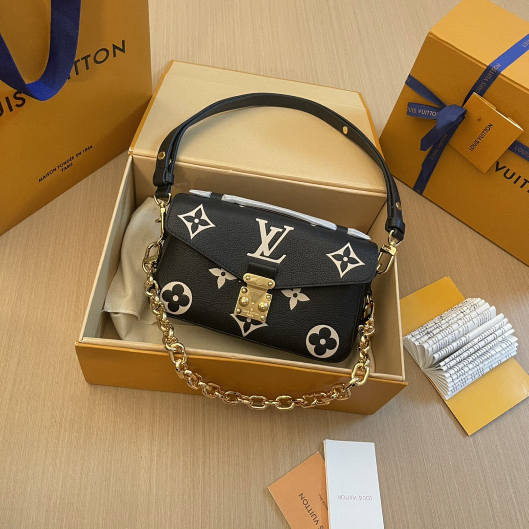 Louis Vuitton Pochette Métis East West Bag