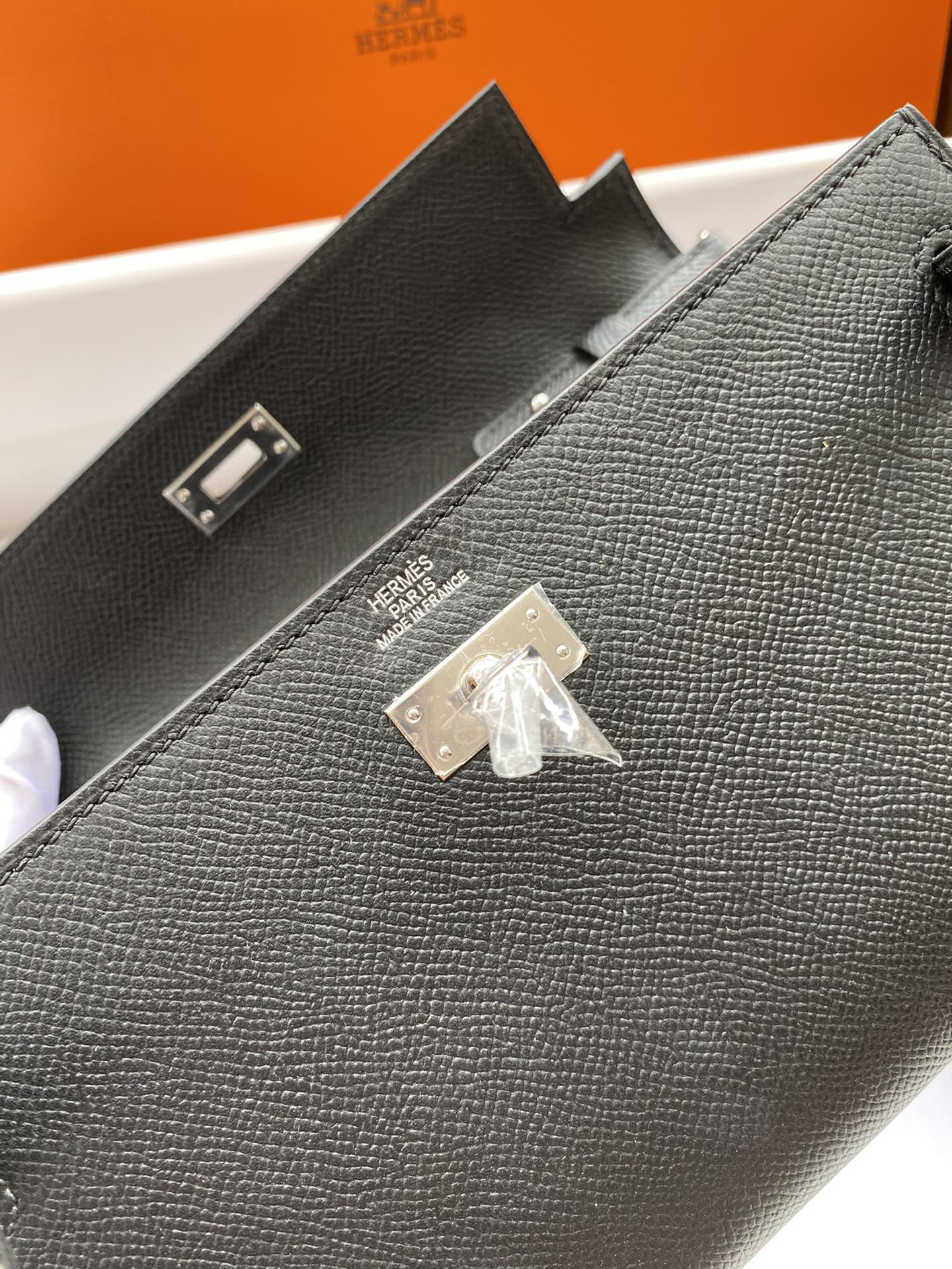 Kelly Classique To Go