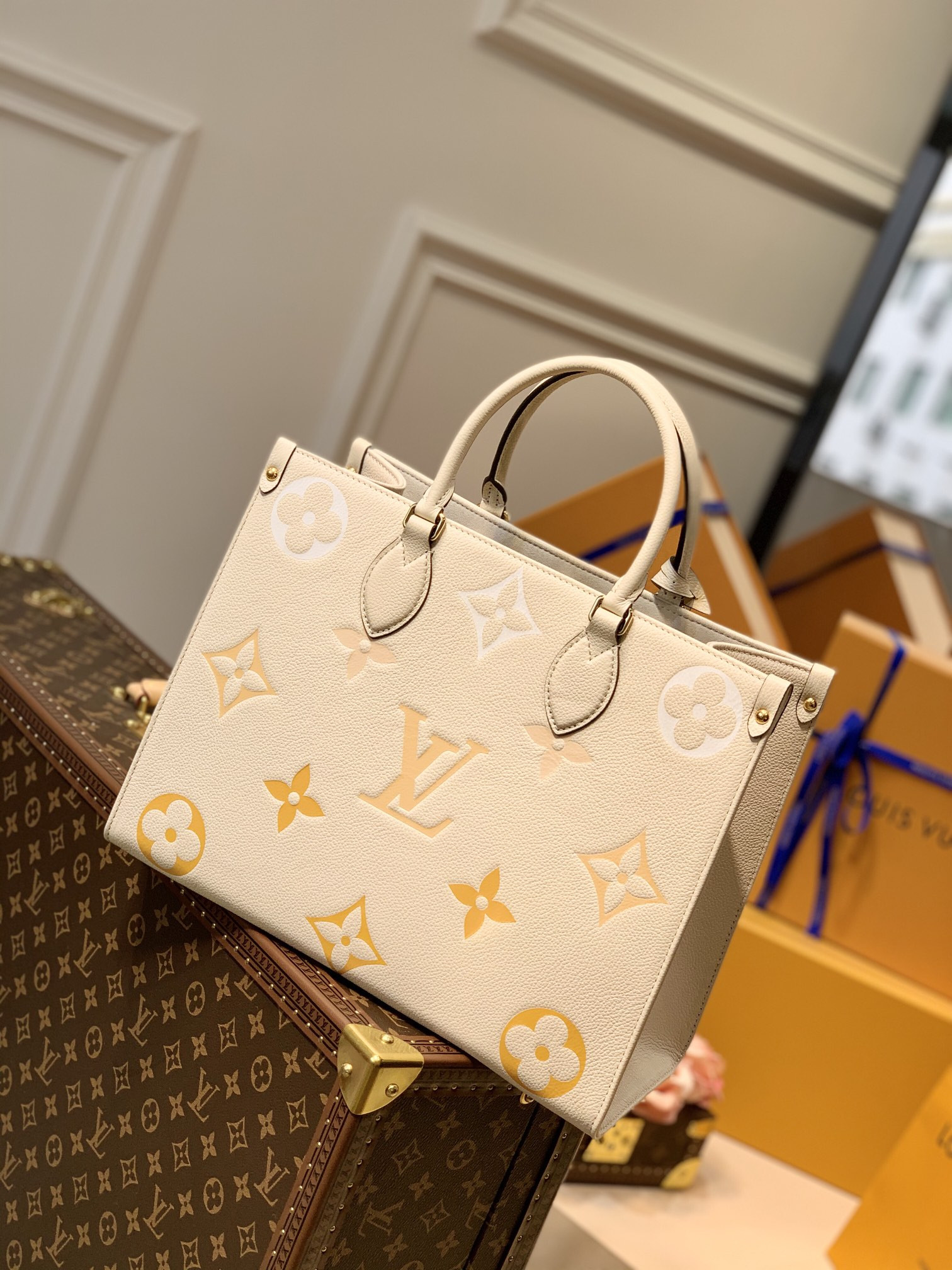 Louis Vuitton Onthego Bag