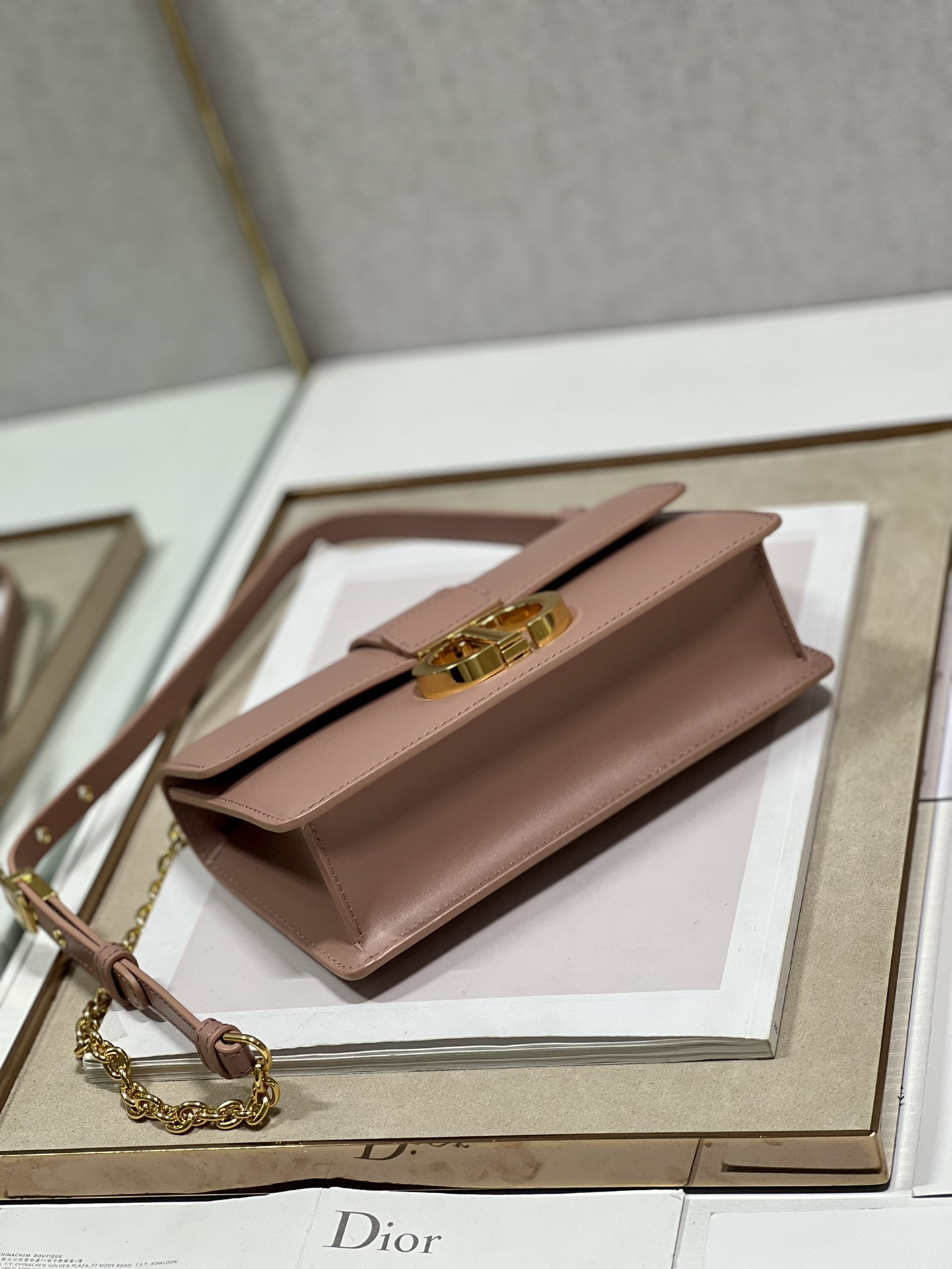 30 Montaigne East-west Bag With Chain