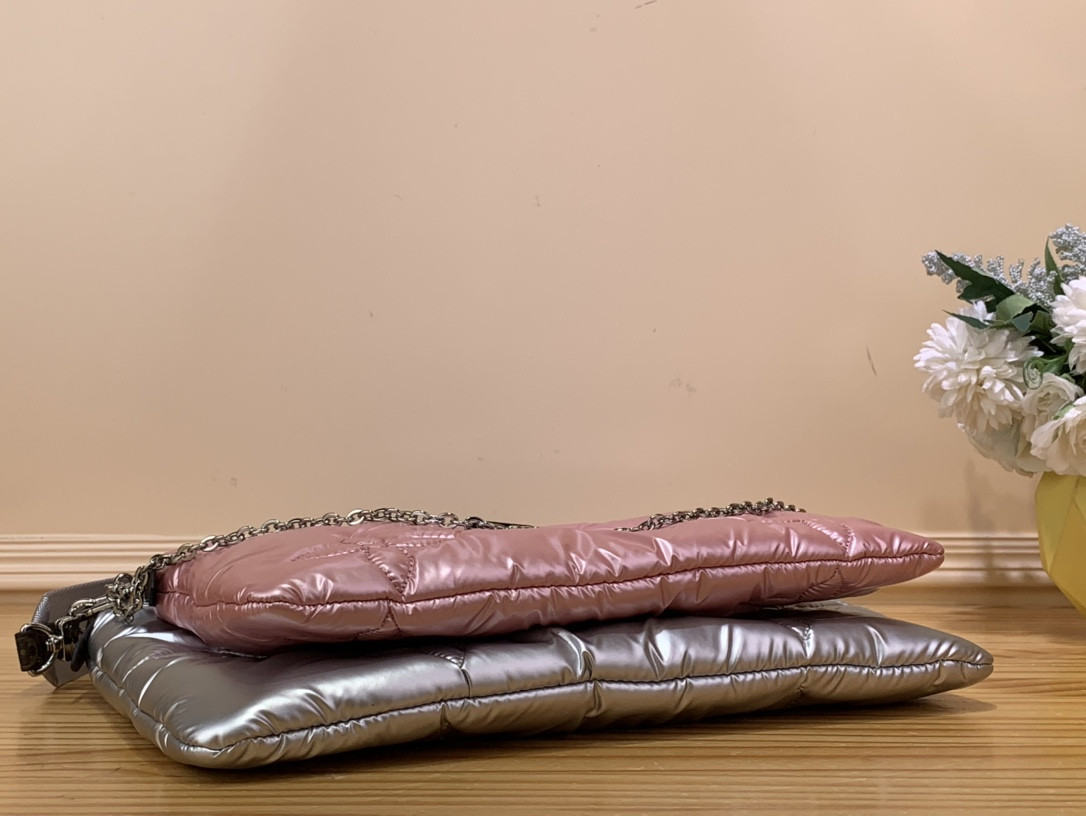 Louis Vuitton Maxi Multi Pochette Accessoires Bag