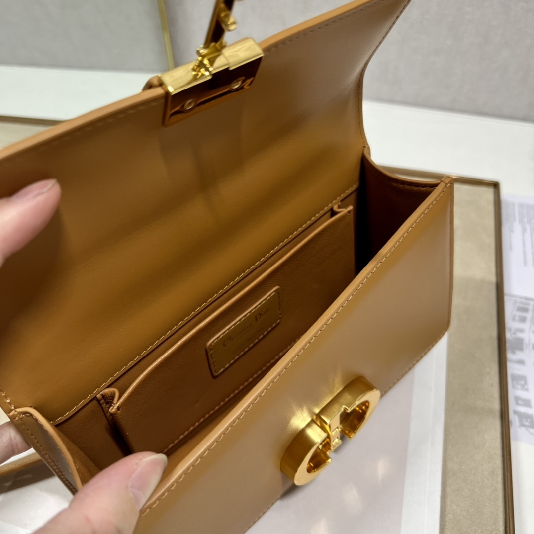 30 Montaigne East-west Bag With Chain