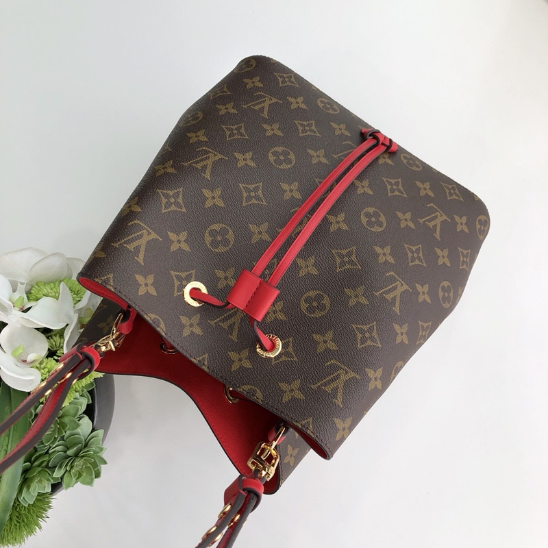 Louis Vuitton Néonoé Bag