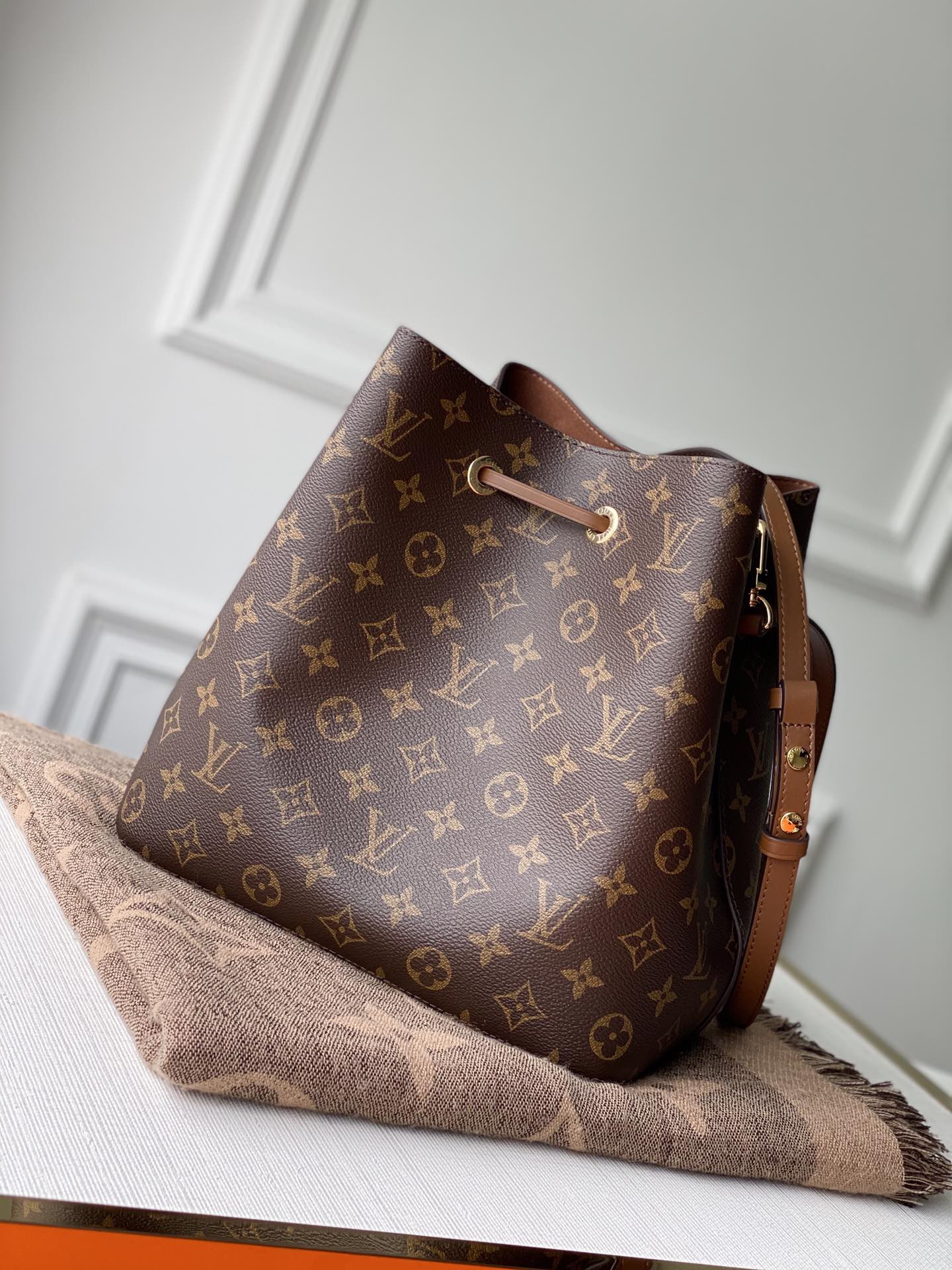 Louis Vuitton Néonoé Bag