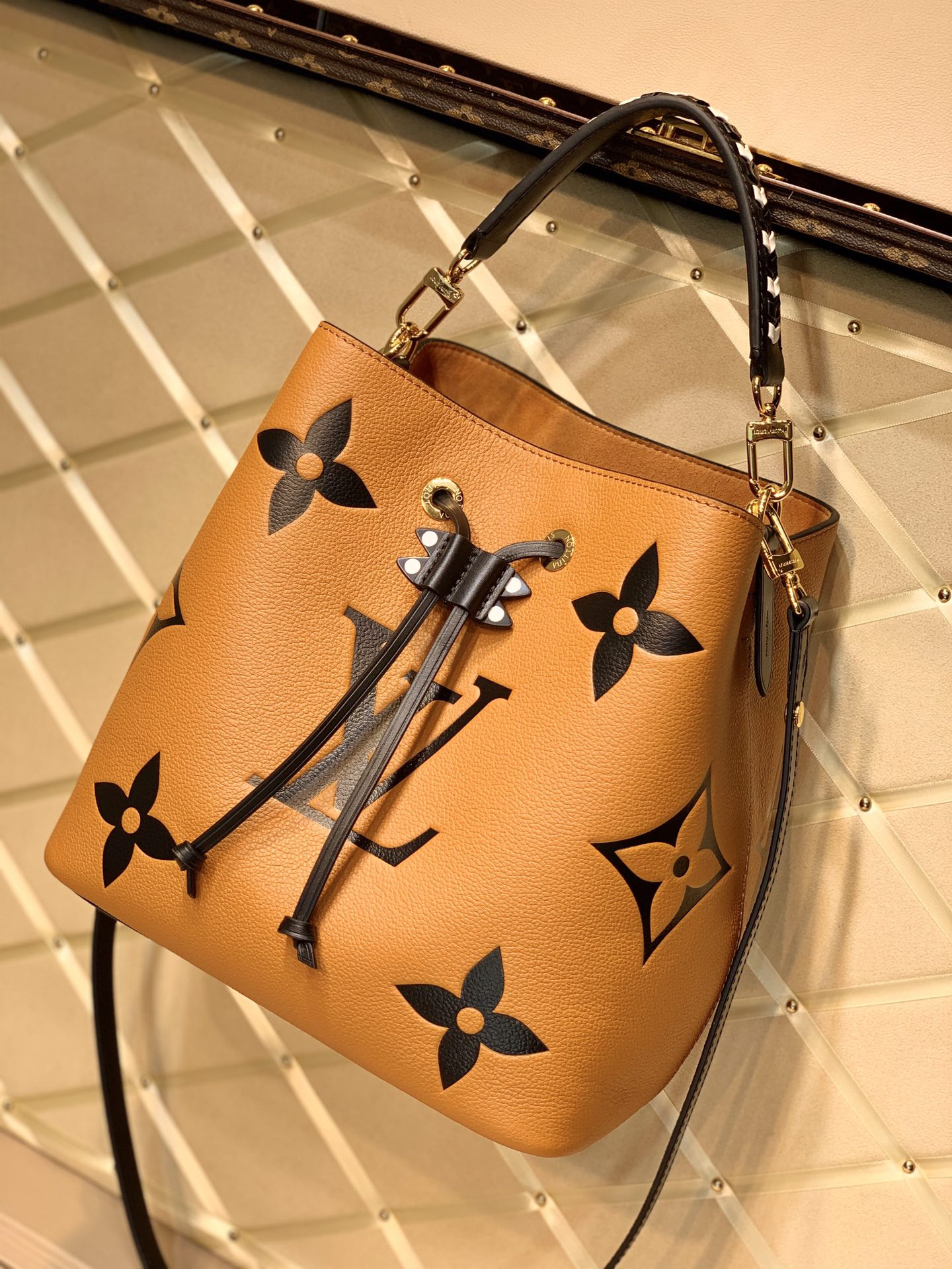 Louis Vuitton Néonoé Bag