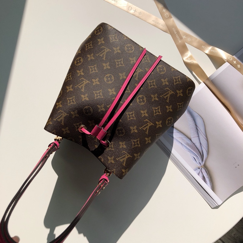 Louis Vuitton Néonoé Bag
