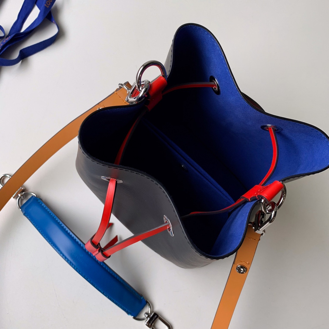 Louis Vuitton Néonoé Bag