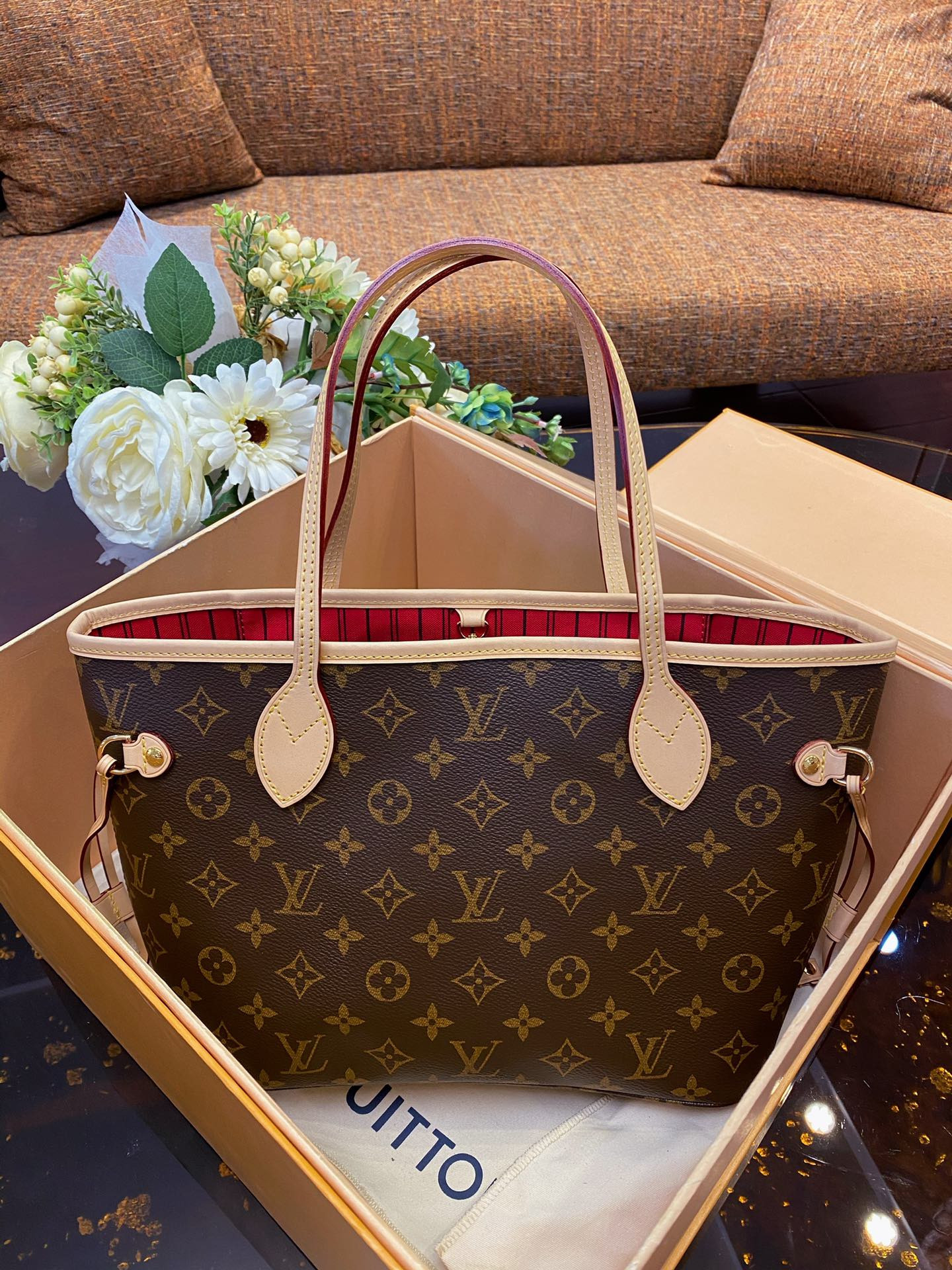 Louis Vuitton Neverfull Bag