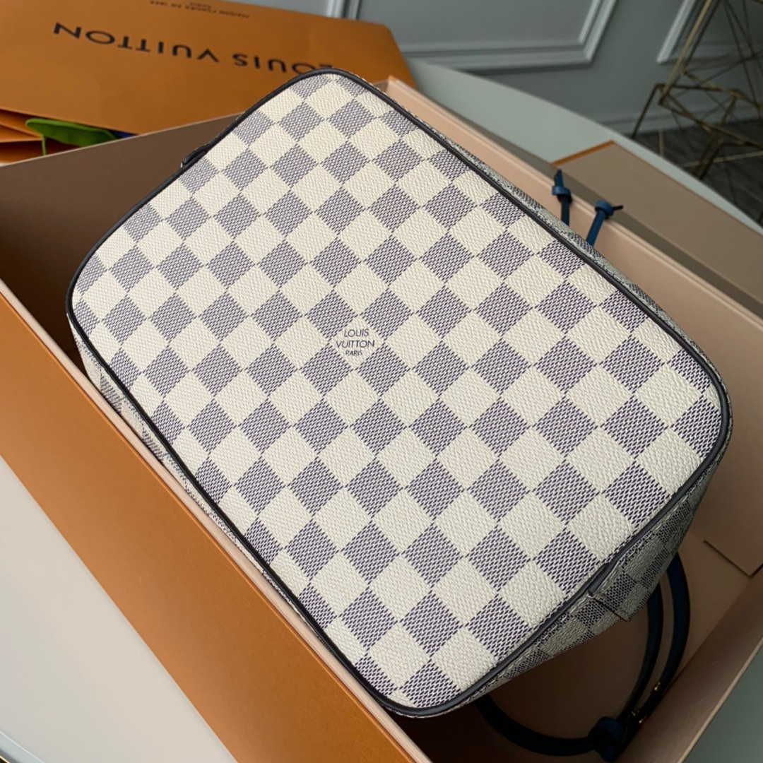 Louis Vuitton Néonoé Bag
