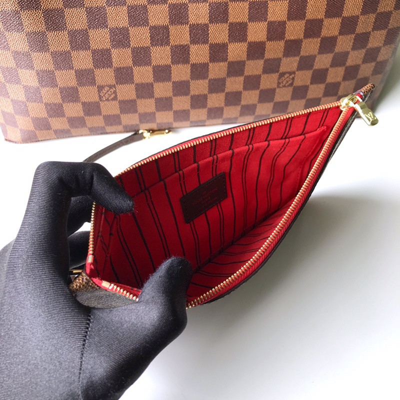 Louis Vuitton Neverfull Bag