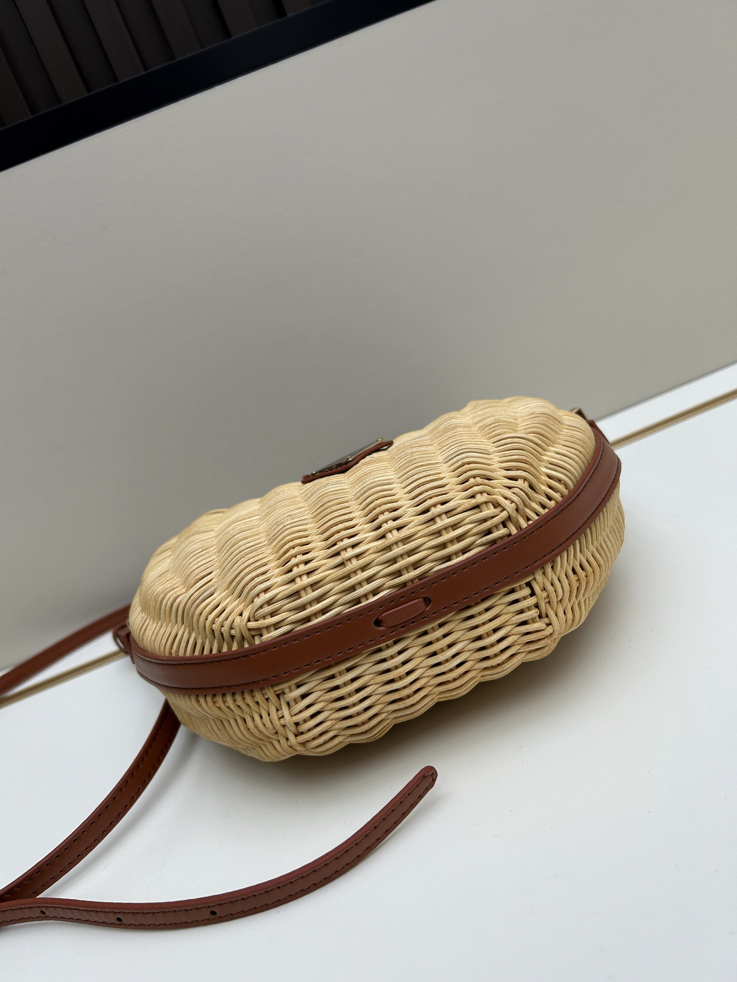 RADA woven style bag size 25x15x7, model 2528