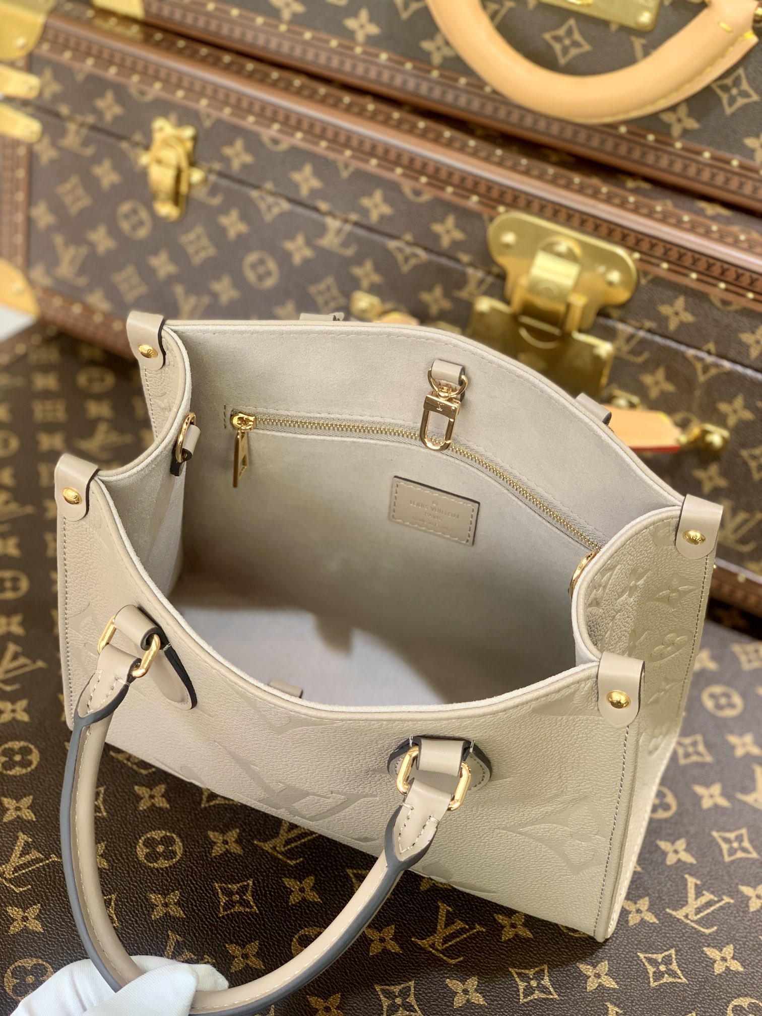 Louis Vuitton Onthego Bag