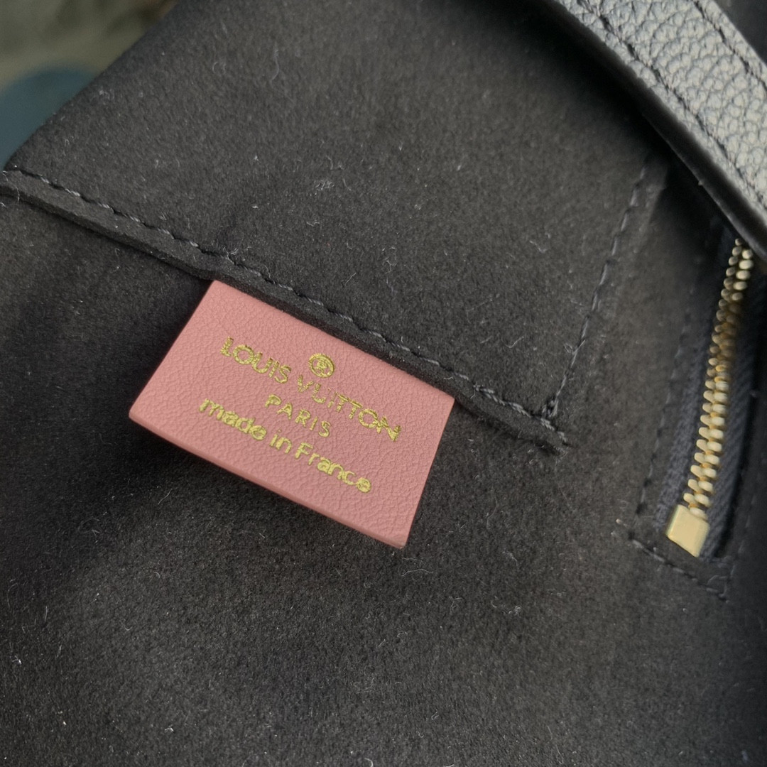 Louis Vuitton Onthego Bag