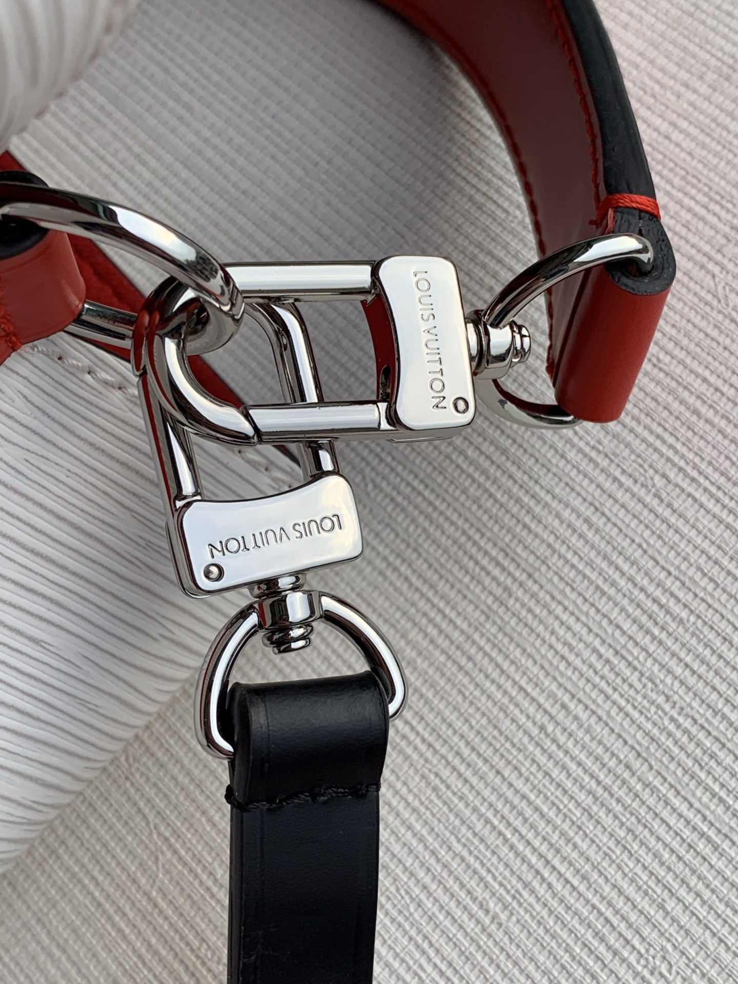 Louis Vuitton Néonoé Bag