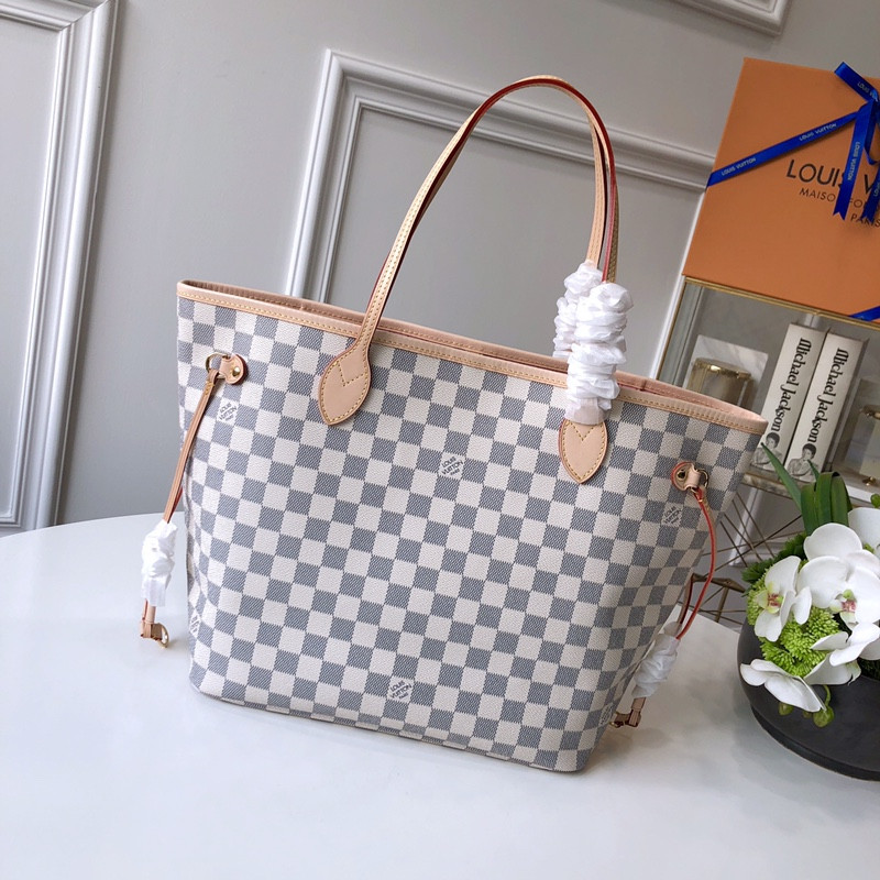 Louis Vuitton Neverfull Bag
