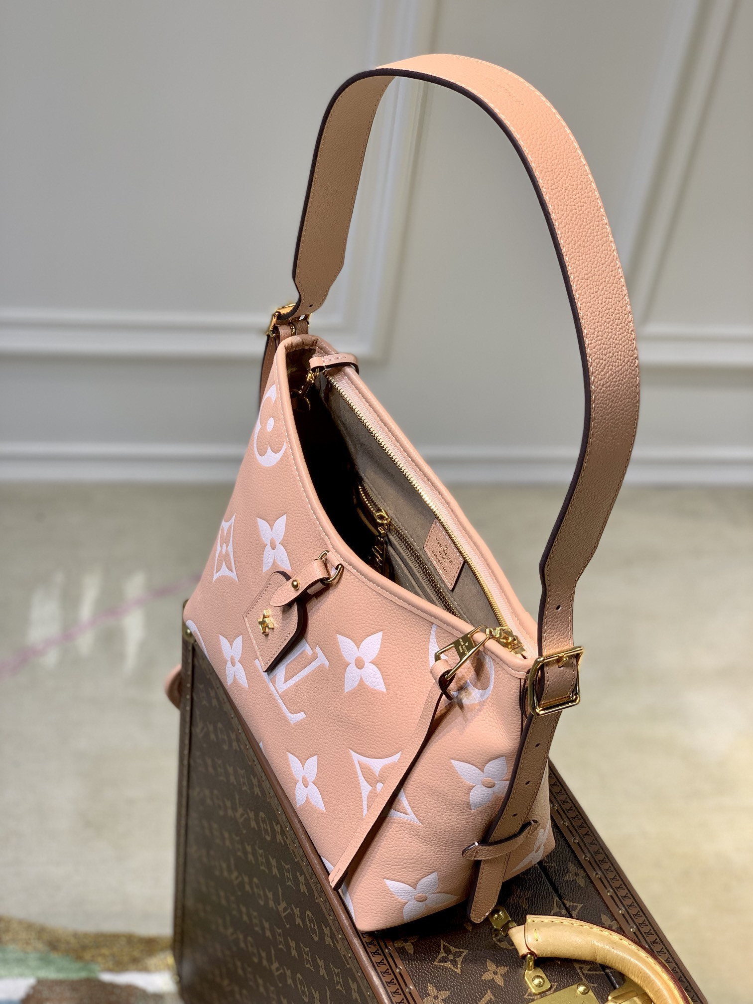 Louis Vuitton Carryall Bag