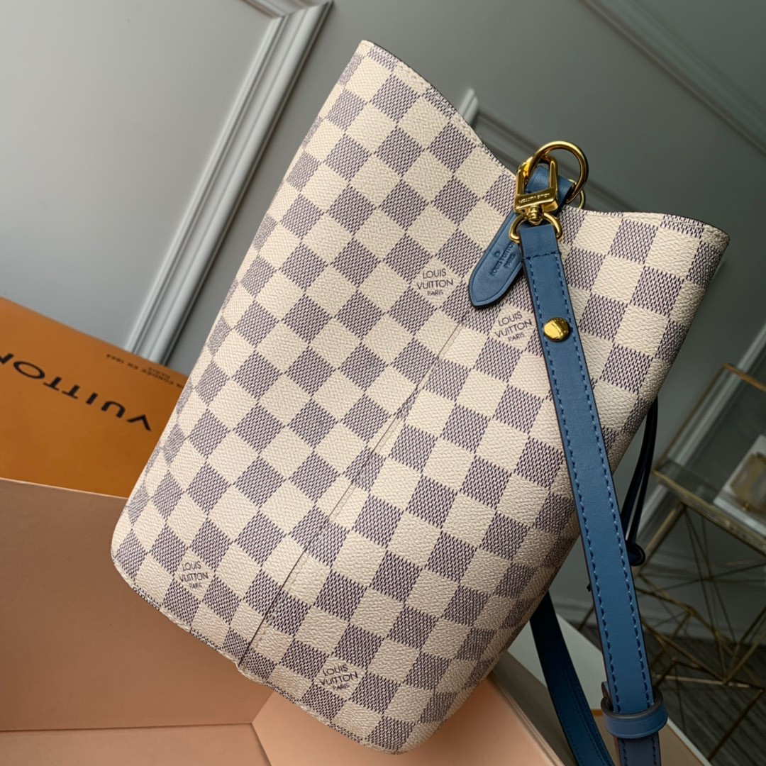 Louis Vuitton Néonoé Bag