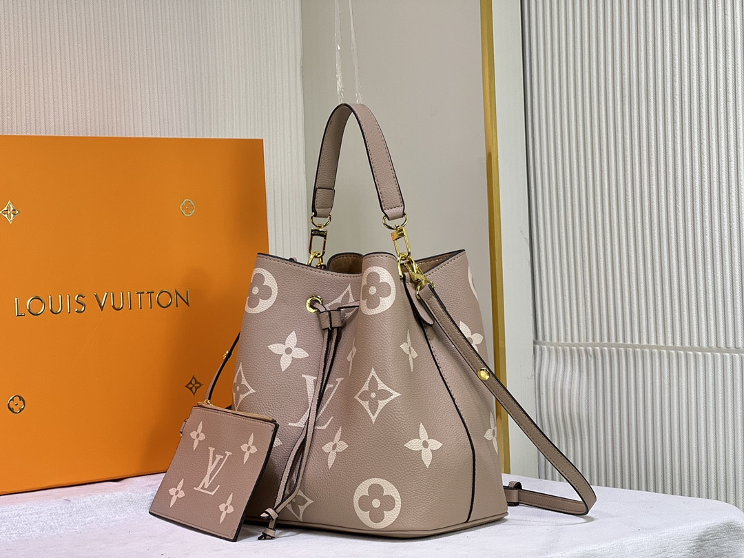 Louis Vuitton Néonoé Bag