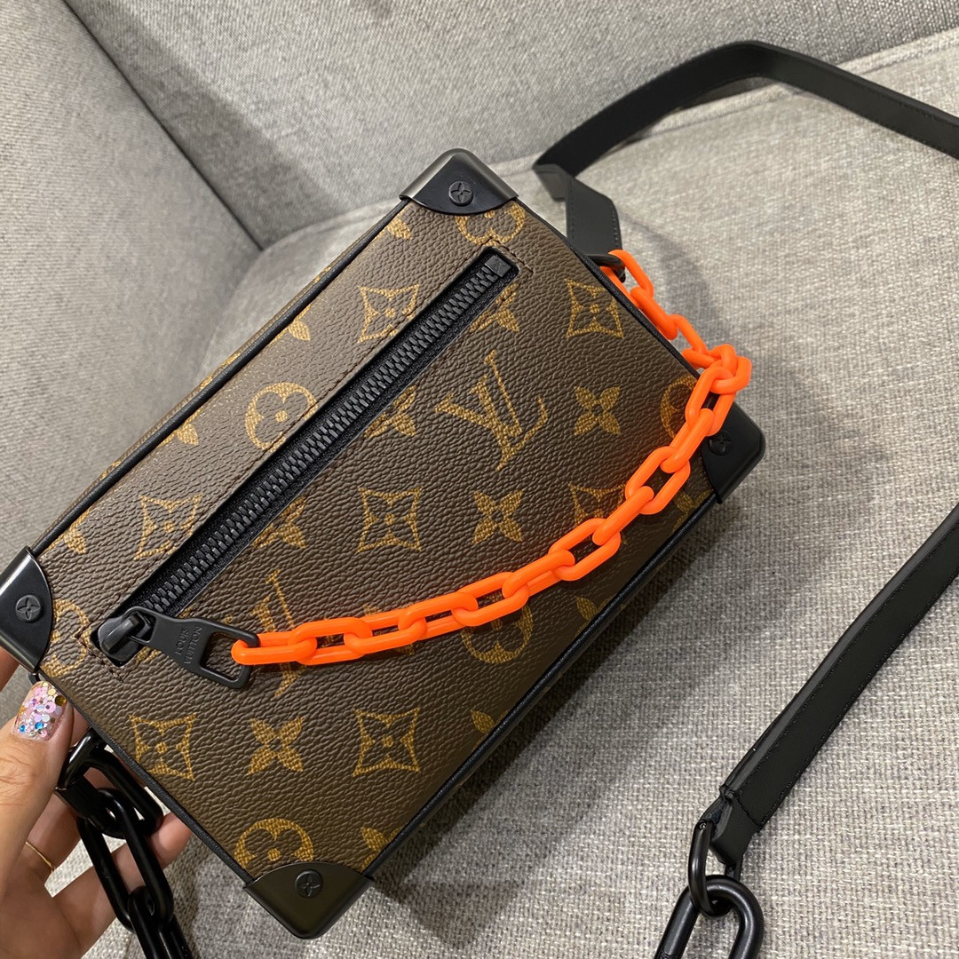 Lv Soft Trunk