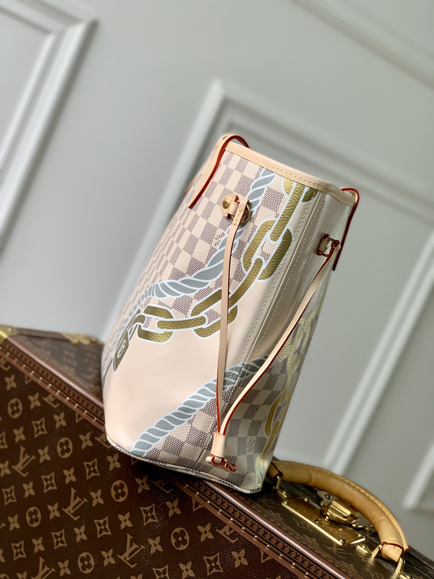 Louis Vuitton Neverfull Bag